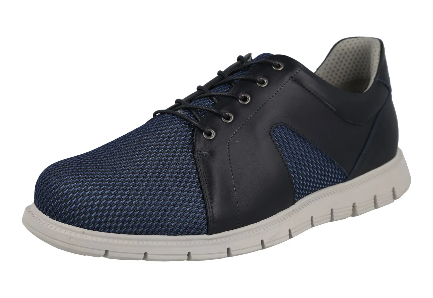 Mens Wide Fit Lace Up Trainer Style Casual Shoes - Phil<DB Wider Fit Shoes Sale
